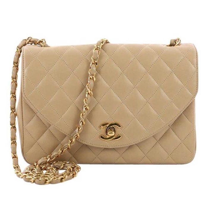 Túi Đeo Chéo Nữ Chanel Vintage Round Flap Bag Quilted Lambskin Small Màu Be