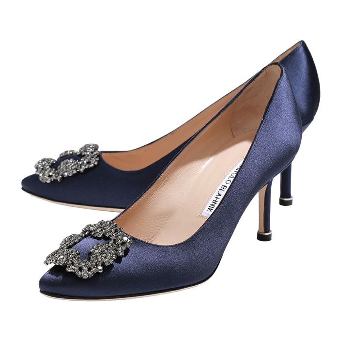 Giày Cao Gót Nữ Manolo Blahnik Hangisi Pumps In Satin With Jewel Buckle Màu Xanh Navy Size 37.5