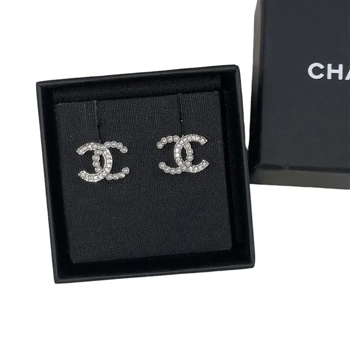 Khuyên Tai Nữ Chanel CC Earrings Màu Bạc